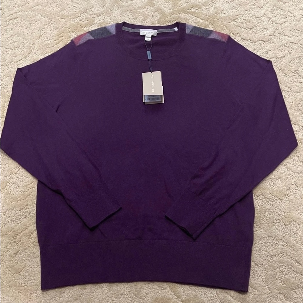 Beautiful, genuine and new men’s Burberry cashmere/cotton sweater. Size XL.